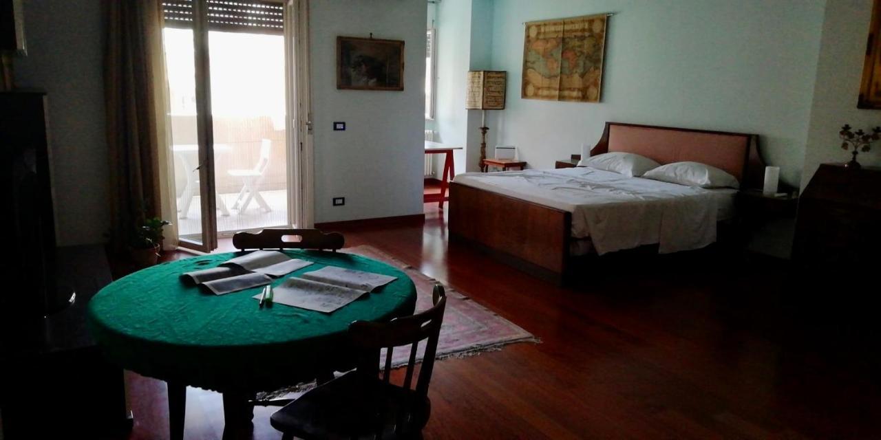 Apartment Old Style - Boutique With Terrace In Center *